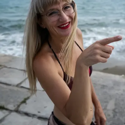 Надежда, 37
