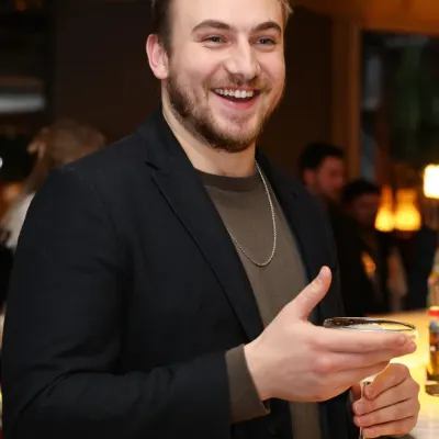 Артём, 28